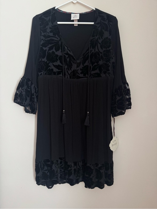 Knox Rose Dresses & Skirts - Knox Rose NWT Size Small Black Velvet Floral Burnout Boho Peasant Dress Tassel